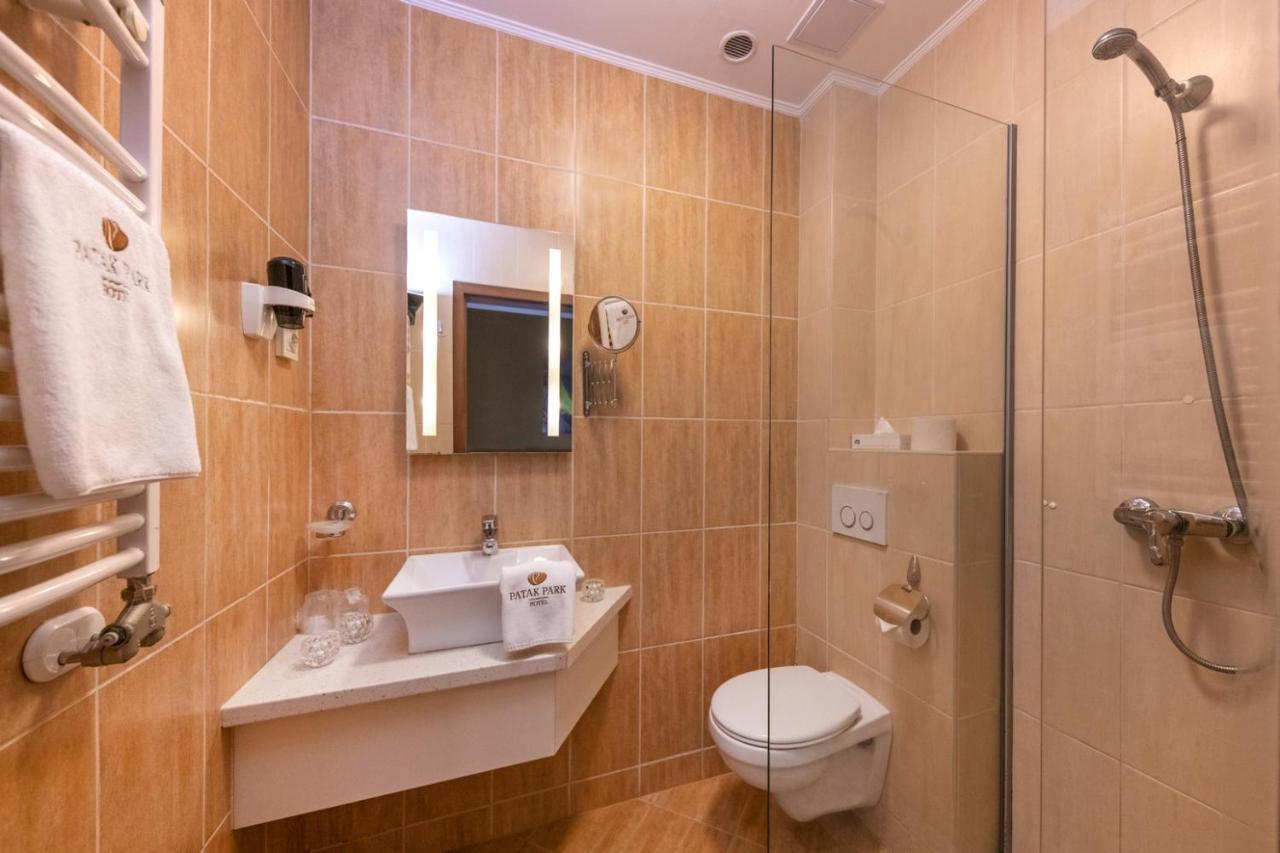 Patak Park Hotel Visegrad (Adults Only) ภายนอก รูปภาพ