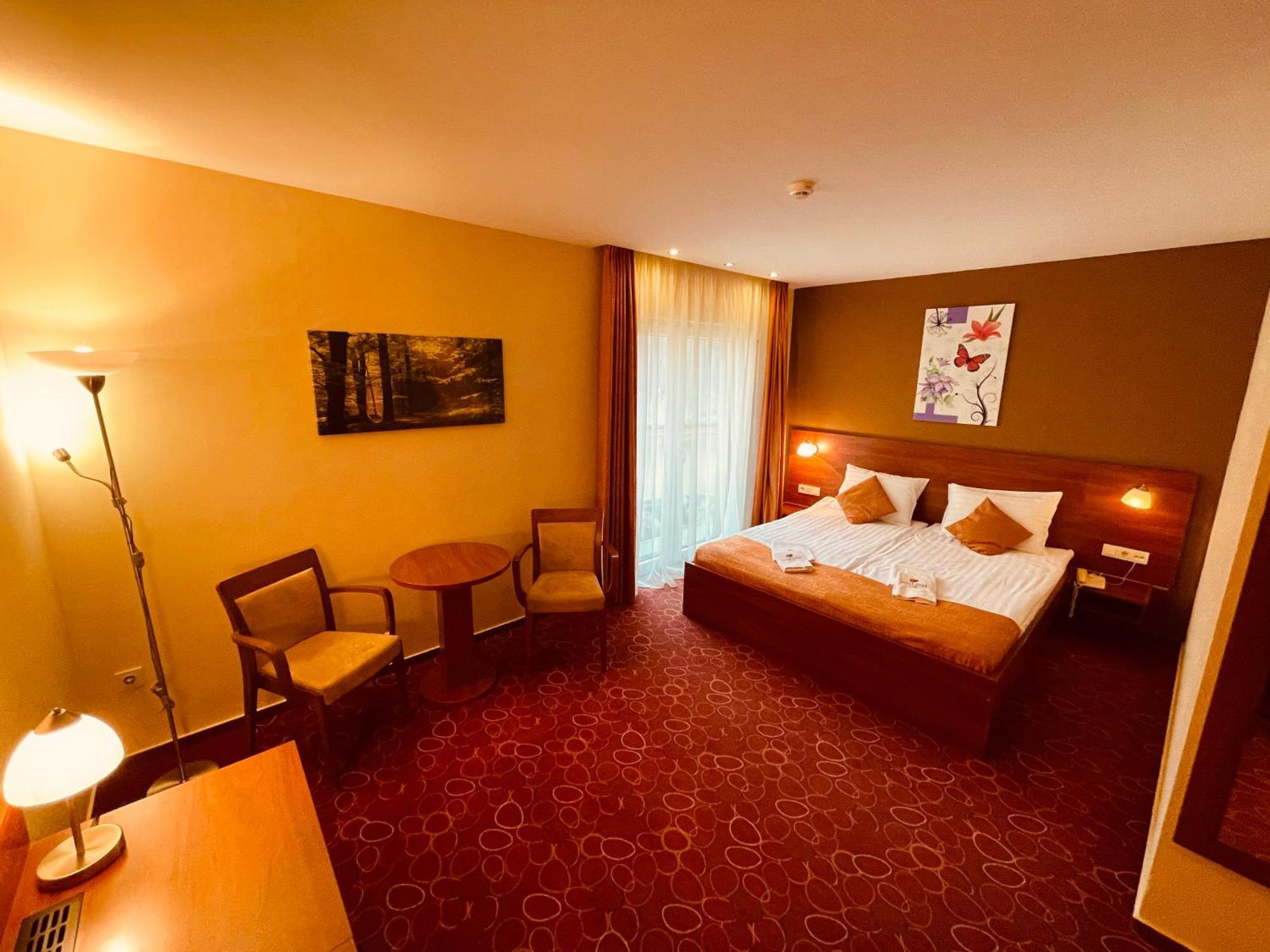 Patak Park Hotel Visegrad (Adults Only) ภายนอก รูปภาพ