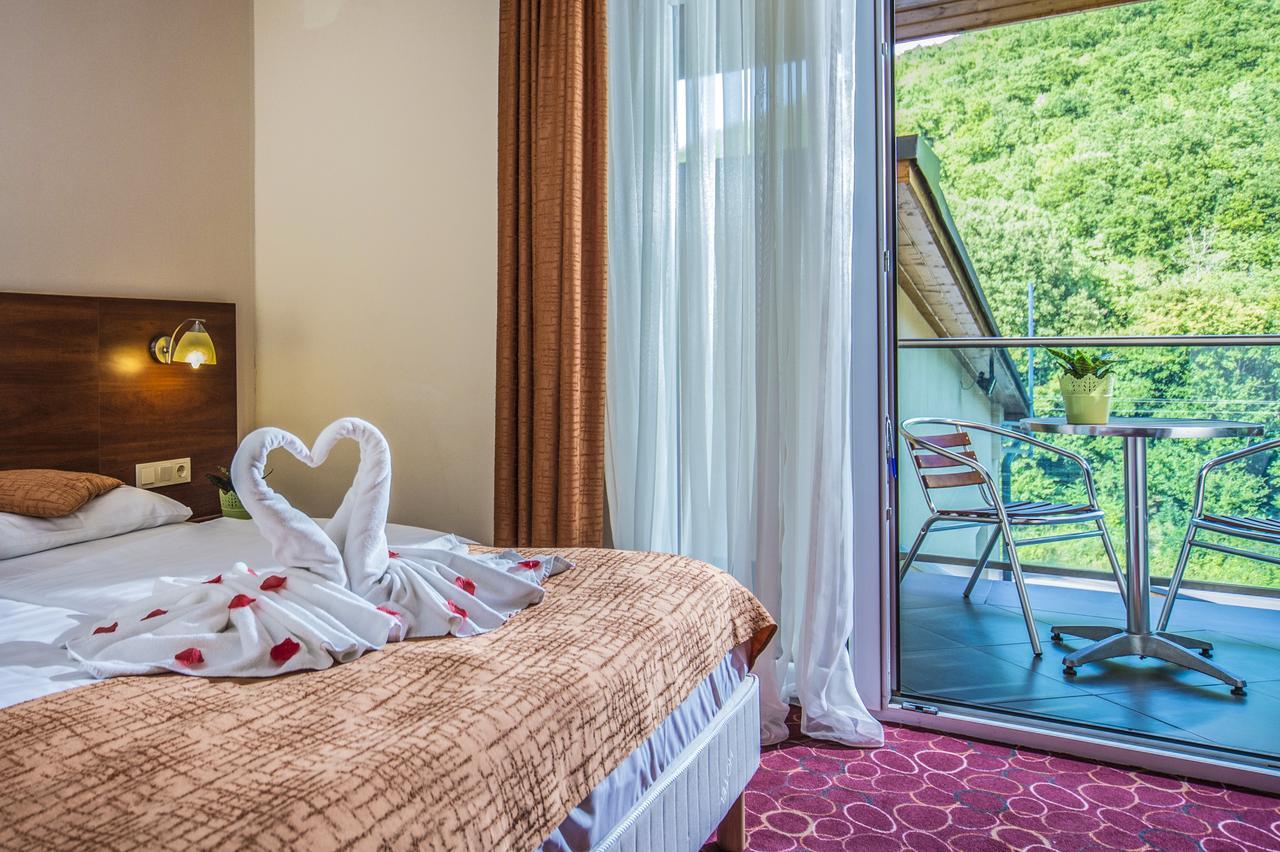 Patak Park Hotel Visegrad (Adults Only) ภายนอก รูปภาพ