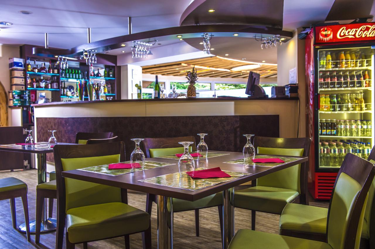Patak Park Hotel Visegrad (Adults Only) ภายนอก รูปภาพ