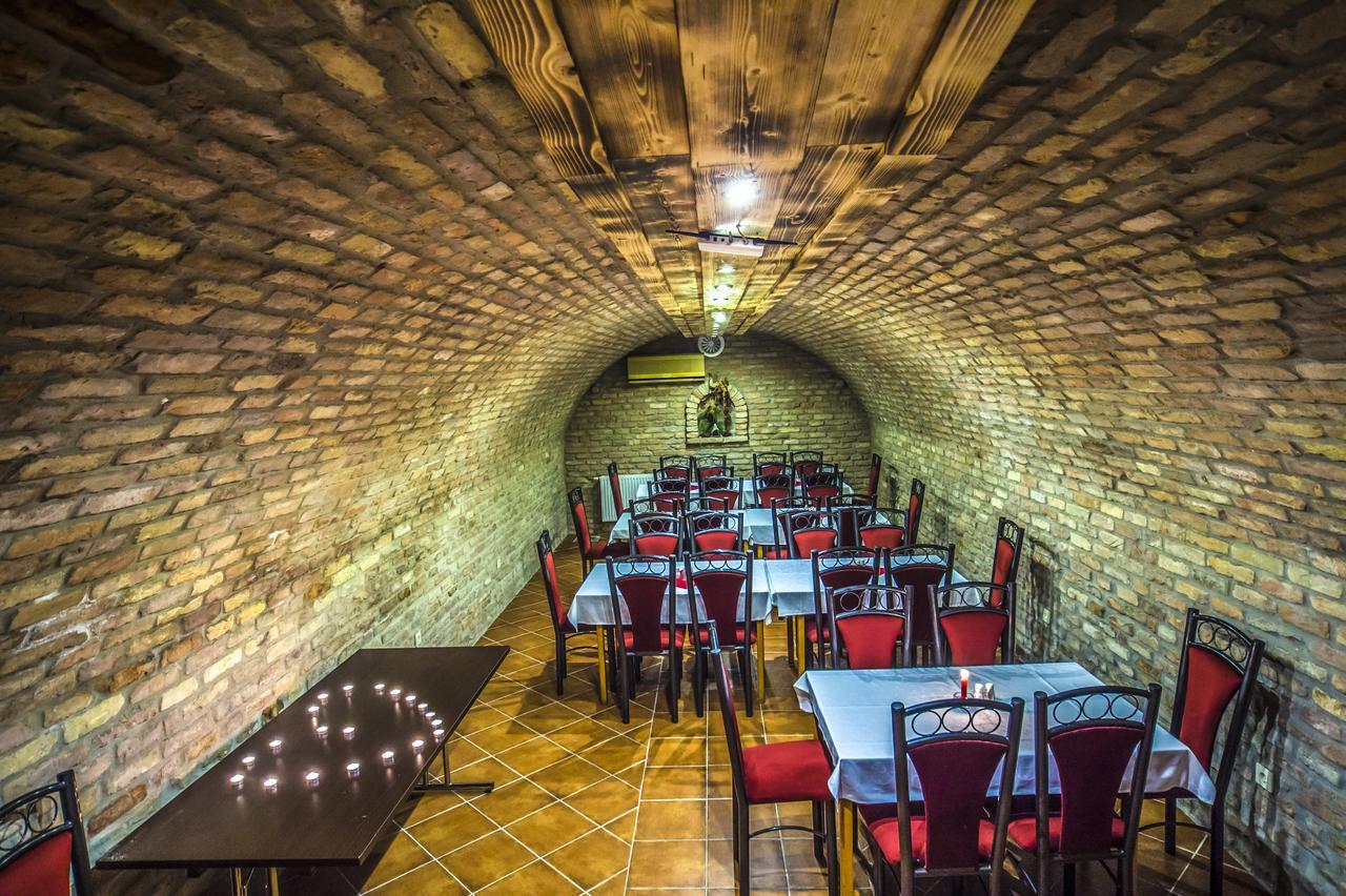 Patak Park Hotel Visegrad (Adults Only) ภายนอก รูปภาพ