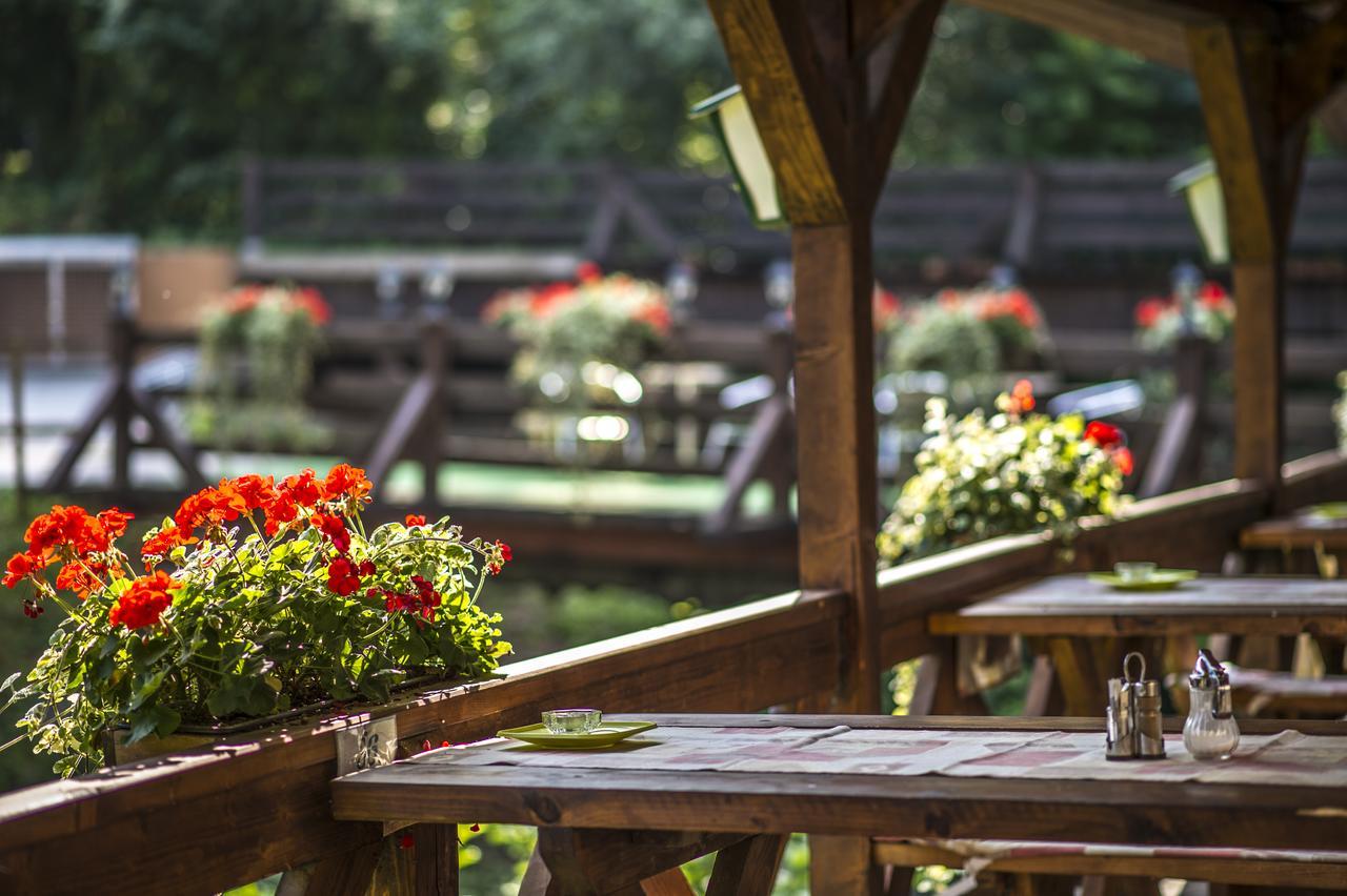 Patak Park Hotel Visegrad (Adults Only) ภายนอก รูปภาพ