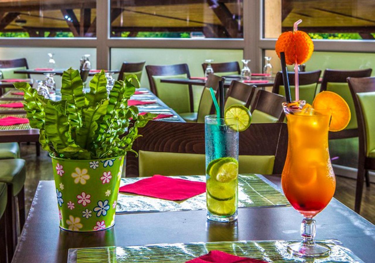 Patak Park Hotel Visegrad (Adults Only) ภายนอก รูปภาพ